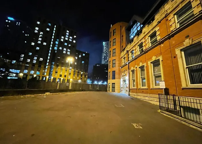 Centre Chic * Leeds (West Yorkshire)